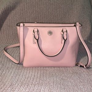 Tory Burch Mini Robinson In the color Pink